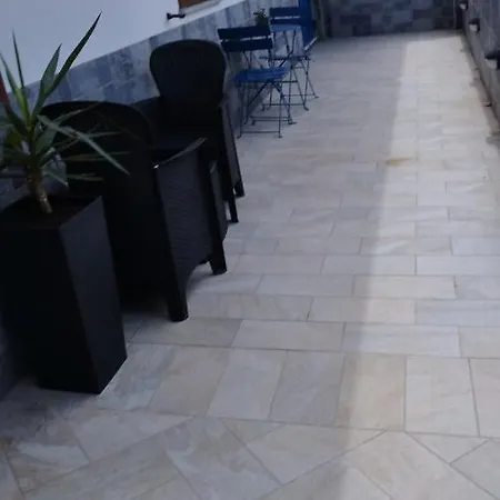 بيت ضيافة Affitta Zio Peppe سان تيودورو