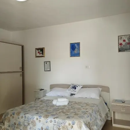 Affitta Zio Peppe بيت ضيافة سان تيودورو